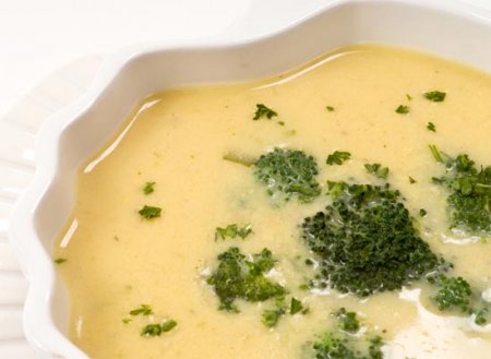 Рецепт супа-пюре с брокколи и сыром чеддер в хлебе